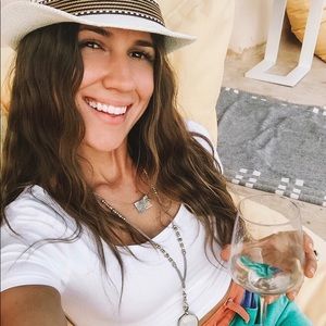 MEET YOUR POSHER ❣️🤗